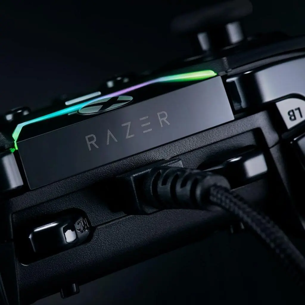 Проводной геймпад Razer Wolverine Tournament Edition Xbox One, черный (RZ06-01990100-R3M1) - фото 7