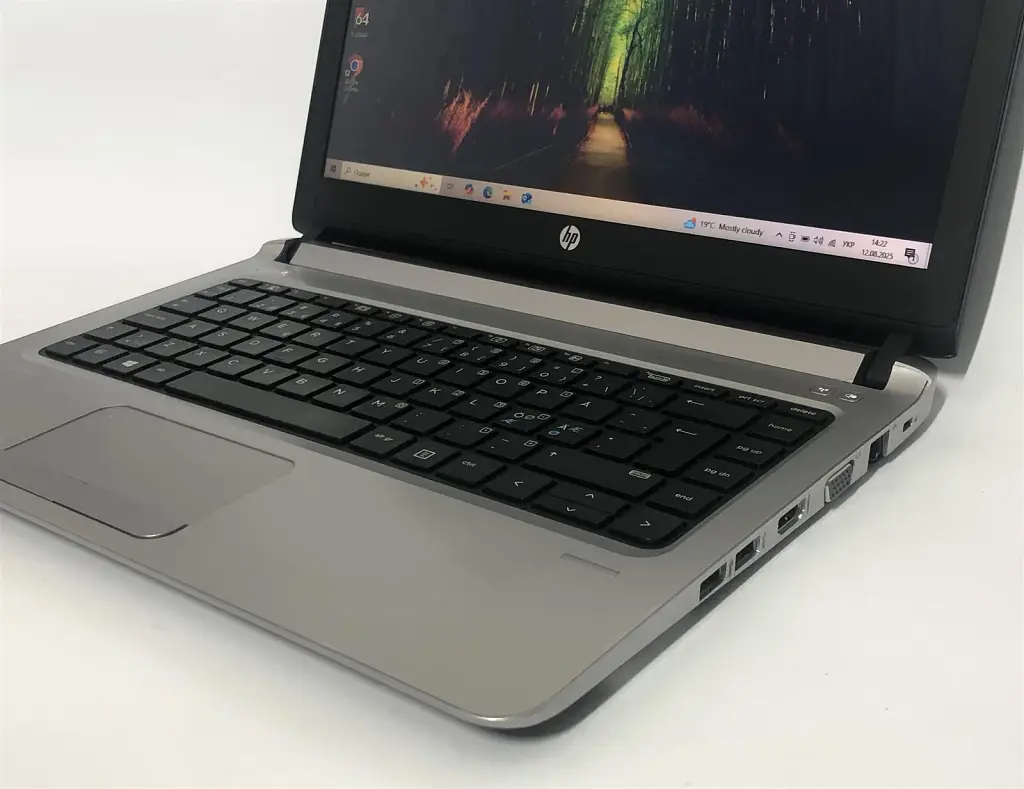Ноутбук HP ProBook 430 G3 / 13.3" (1366x768) / i3-6100U / 8GB / 128GB SSD / Win10 - Б/в - фото 3