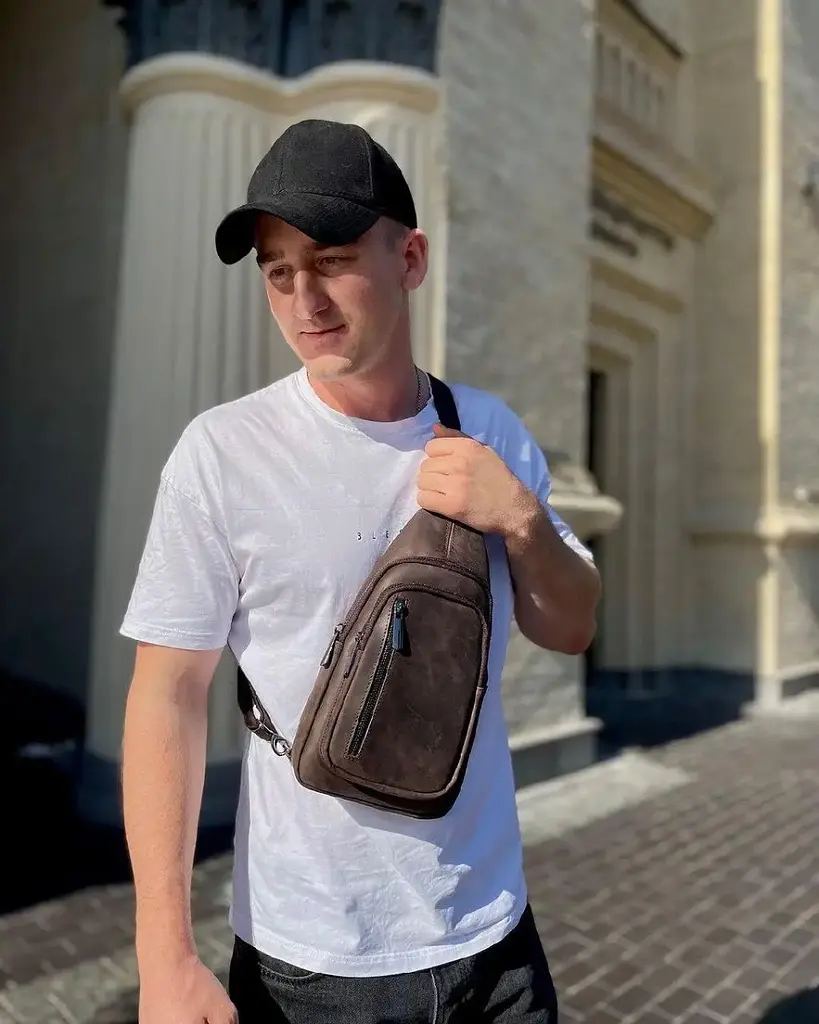 Чоловічий слінг 17х30х6 зі шкіри крейзі хорс для телефону Tiding Bag 6349 коричневий 17 см - фото 6