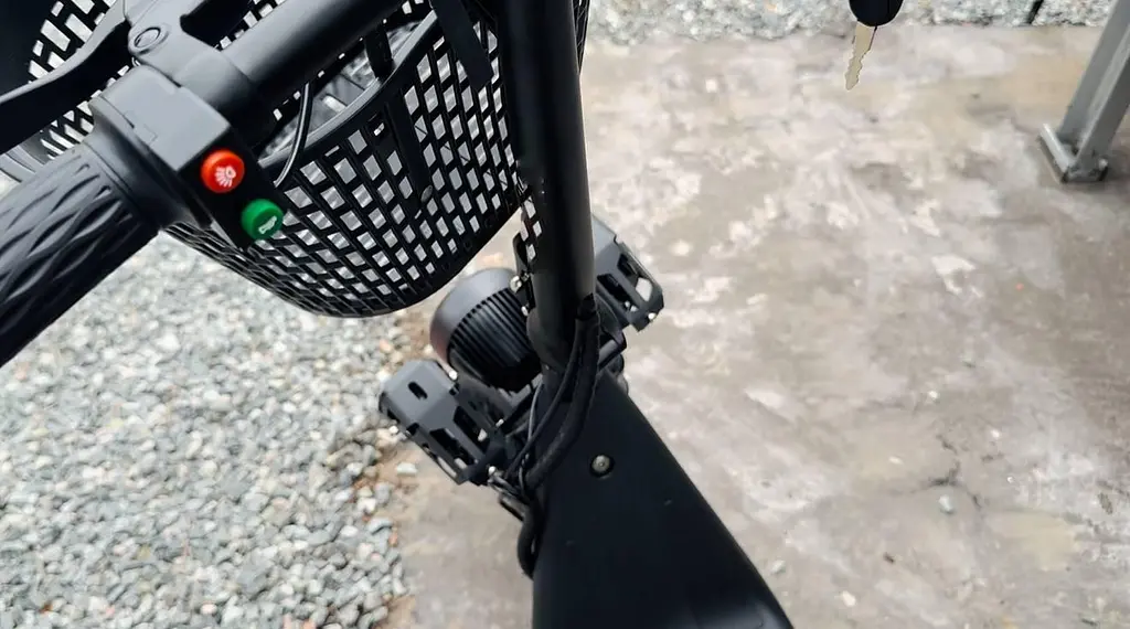 Электросамокат с сиденьем 14 дюймов GIANT ZEN U12 MAX (800W, 48V, 15Ah) с кофром-багажником Черный - фото 9