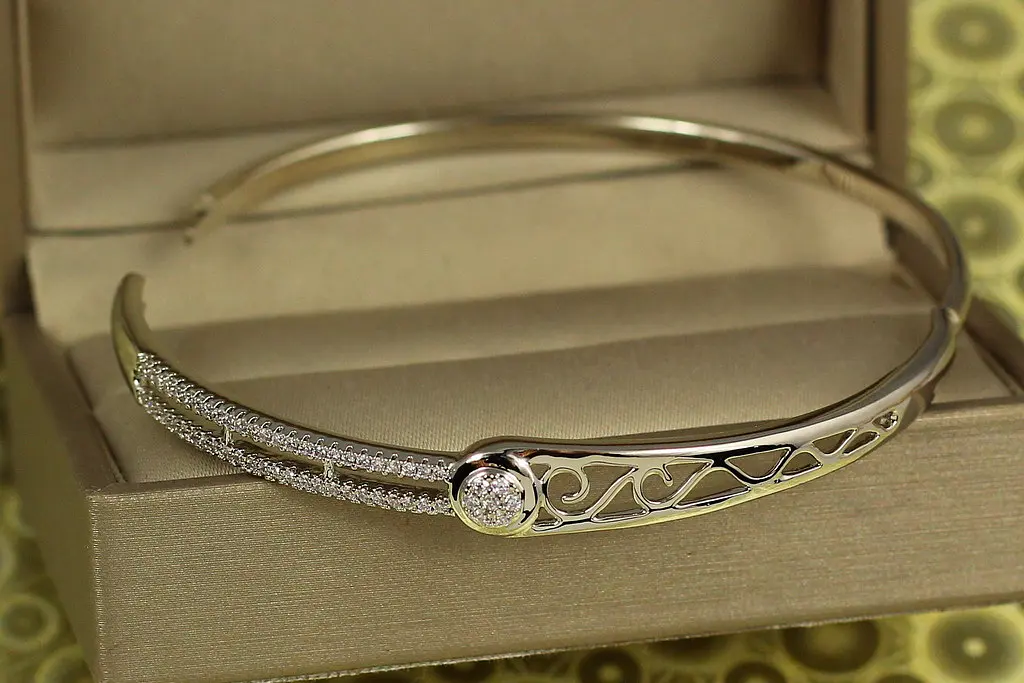 Браслет бенгл Xuping Jewelry Відродження 60 мм 10 мм на руку від 17 см до 19 см сріблястий - фото 2