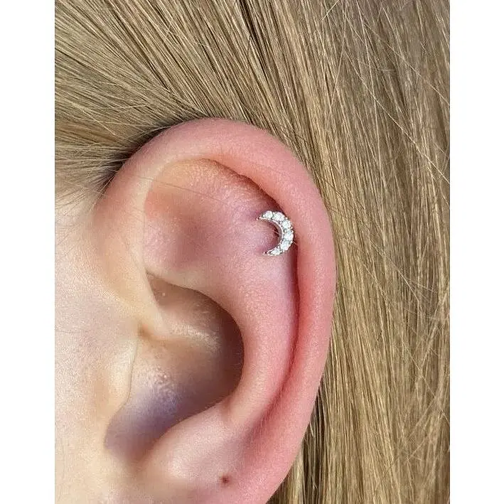 Серебряная серьга для пирсинга хеликса Ирий Луна с фианитами. 40107ШТ - фото 2