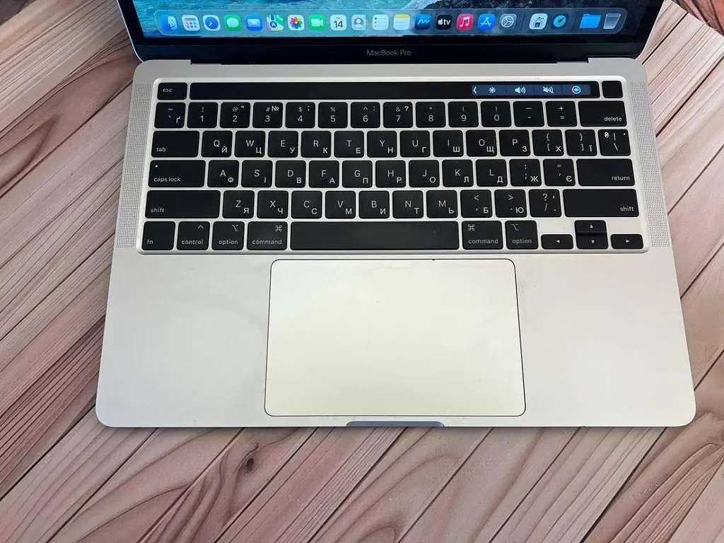Ноутбук Apple MacBook Pro 13" 2020 i7-1068NG7/32/512 (C02FK1EQML87) Б/в - фото 2
