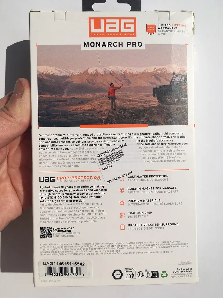 Чохол протиударний UAG Monarch Pro MagSafe для iPhone 17 Carbon Fiber Mallard 114516115542 - фото 4