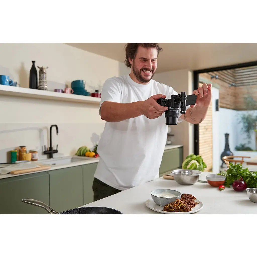 Бездзеркальний фотоапарат Canon EOS R50 Body Black (5811C029) [88291] - фото 9