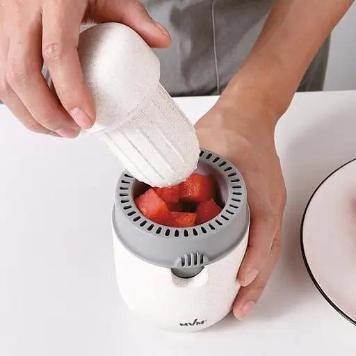 Соковыжималка МВМ My Home ручная для фруктов (KP-06 WHITE) - фото 5