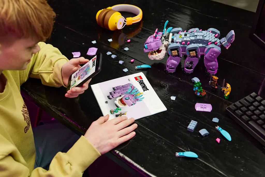 Конструктор LEGO Fortnite Klombo 1084 детали (77077) - фото 21