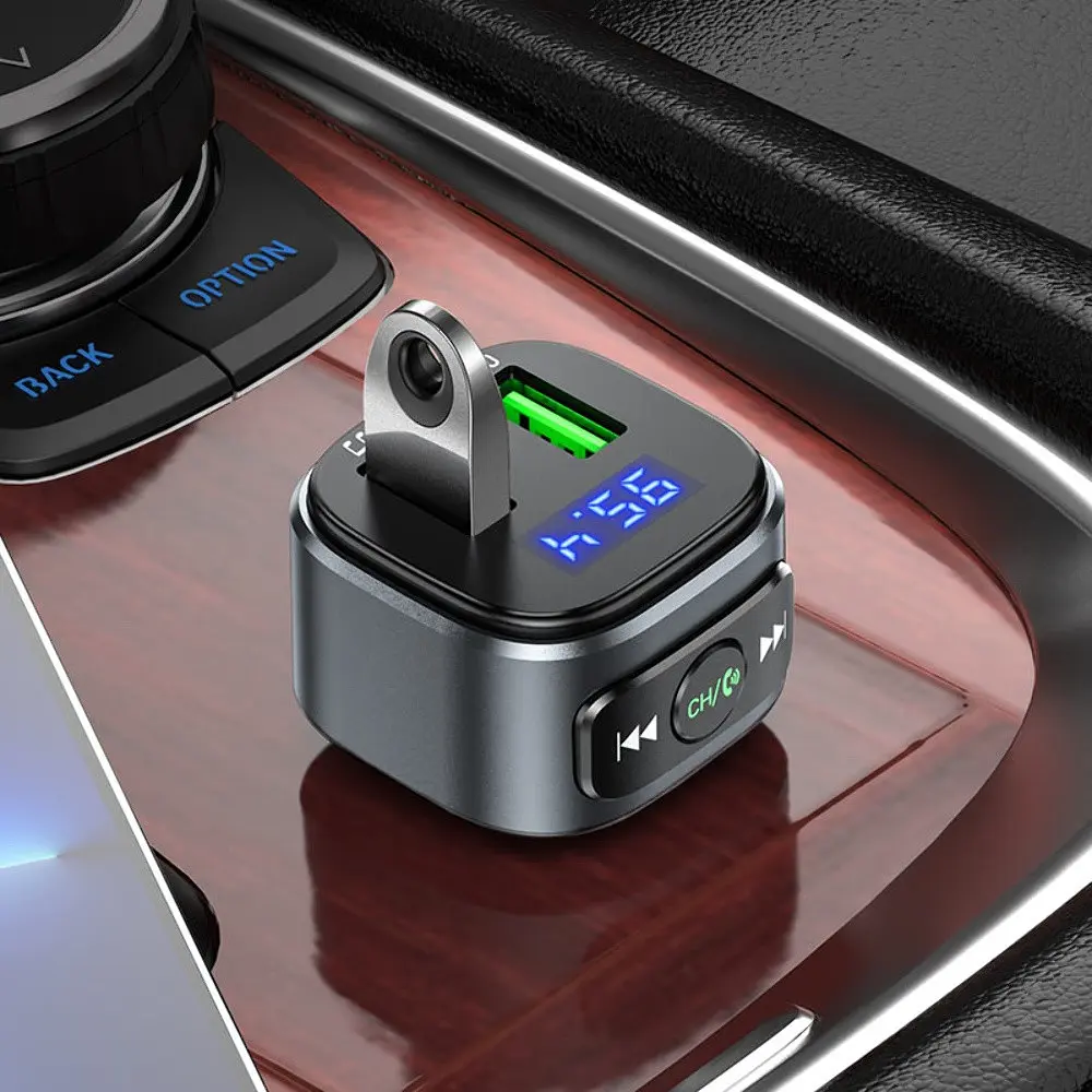 Автомобільний зарядний пристрій Hoco E67 2 USB QC 18W з FM-модулятором сріблясто-чорне - фото 4