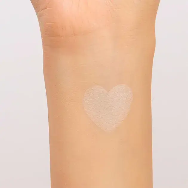 Компактна сяюча пудра Eveline Flower Garden Glowing Powder слонова кістка 8 г - фото 2