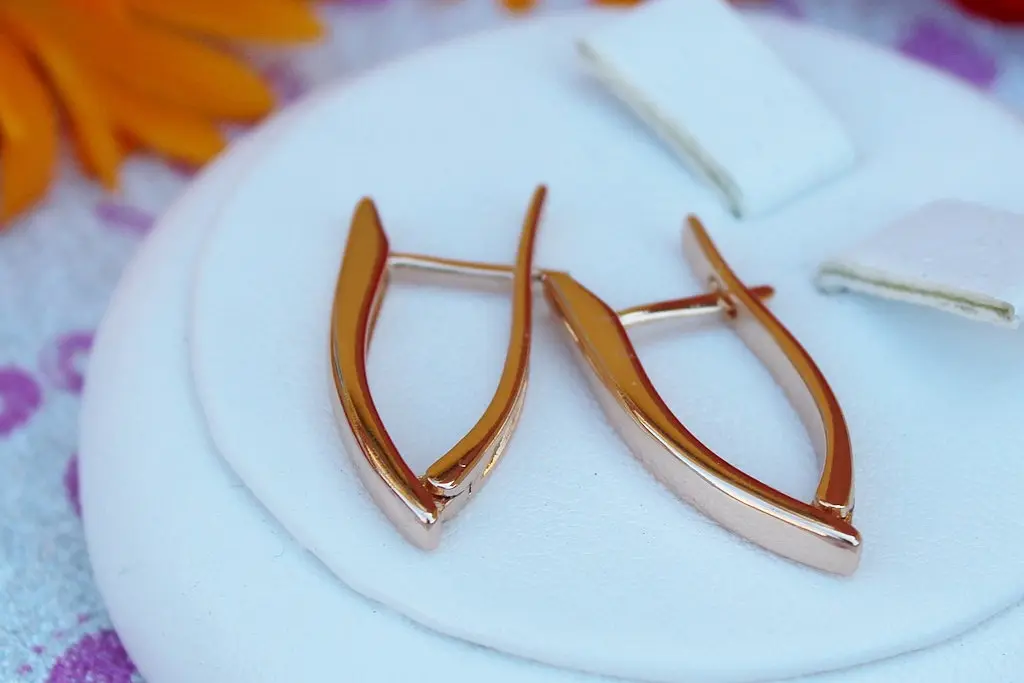 Сережки Xuping Jewelry гладка стріла 2.5 см золотисті - фото 2