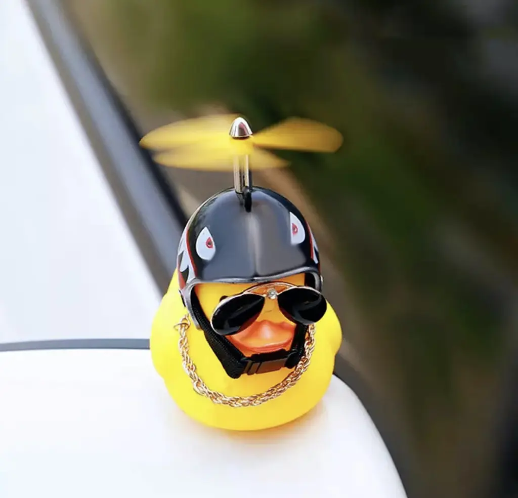 Автомобільна качка з шоломом і кріпленням Funny Ducks Red Spider 5178 - фото 8