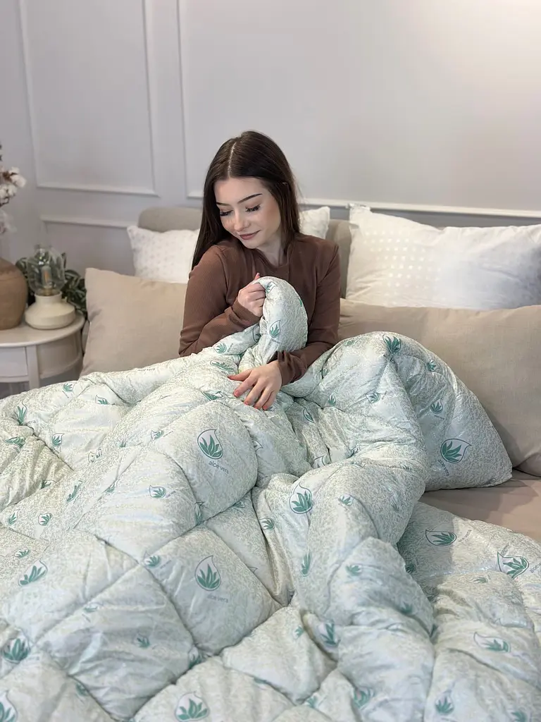 Ковдра євро стьобана зимова з волокна Aloe Vera Leri Max 21524 200х215 см біла - фото 8