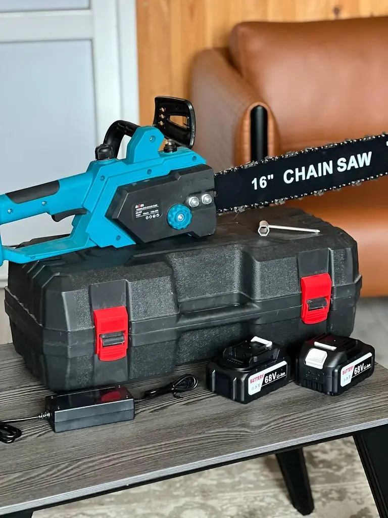 Ланцюгова акумуляторна пила з подачею мастила Chain Saw шина 40 см 16 дюймів 2500 Вт, електропила з високою автономністю 2 АКБ - фото 9