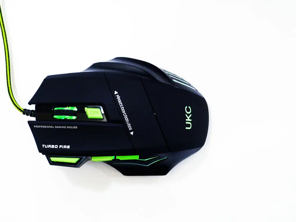Ігрова миша з килимком UKC X-7 з підсвічуванням USB Black - фото 2