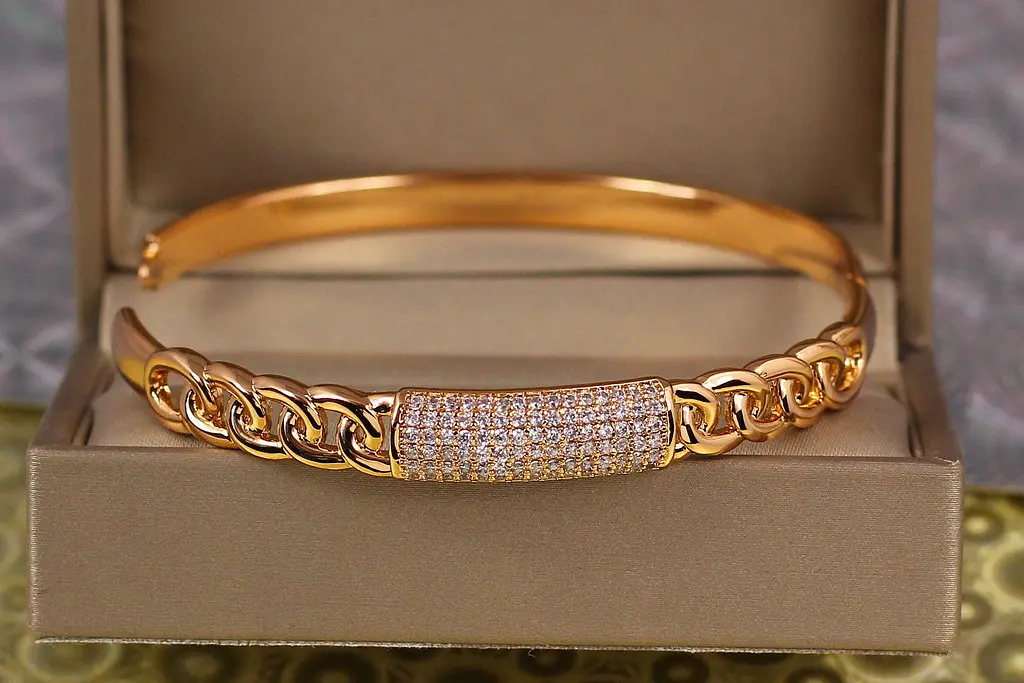 Браслет бенгл Xuping Jewelry Регент 60 мм 8 мм на руку від 17 см до 19 см золотистий - фото 2