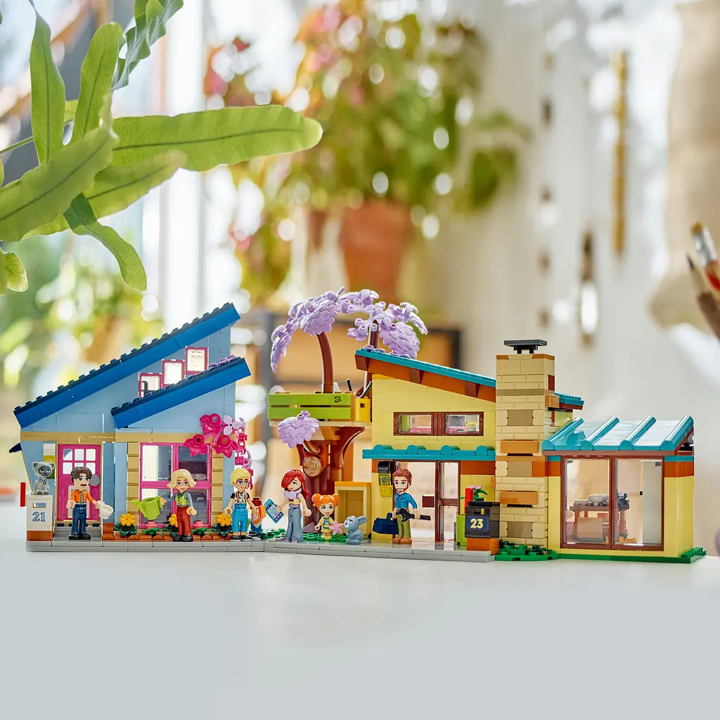 Конструктор LEGO Friends Родинні будинки Оллі й Пейслі 1126 деталі (42620) - фото 3