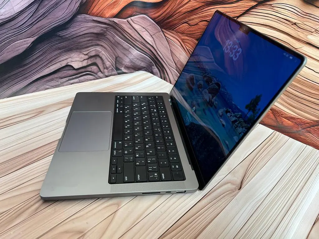 Ноутбук Apple MacBook Pro 14" 2021 M1 Pro/16/512 (RK04LDVHW3) Б/в - фото 3