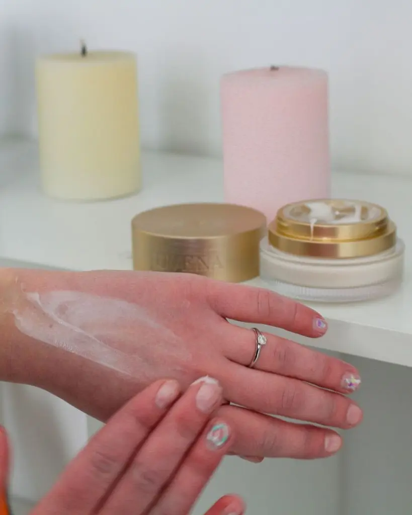 Ультразволожуючий антивіковий крем Miracle 72 години Miracle Moisture Cream 72H Juvena 75 мл (76502) - фото 4