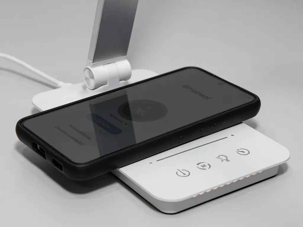 Світлодіодна настільна лампа з бездротовою зарядкою Diasha A5502P SL wireless charge - фото 7