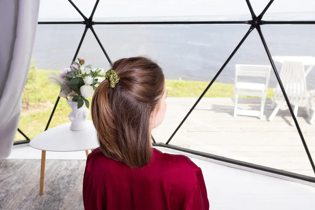 Набор из 2 шелковых резинок для волос Чумацький Шлях S+L - два режима фиксации хаки (1244-02) - фото 6