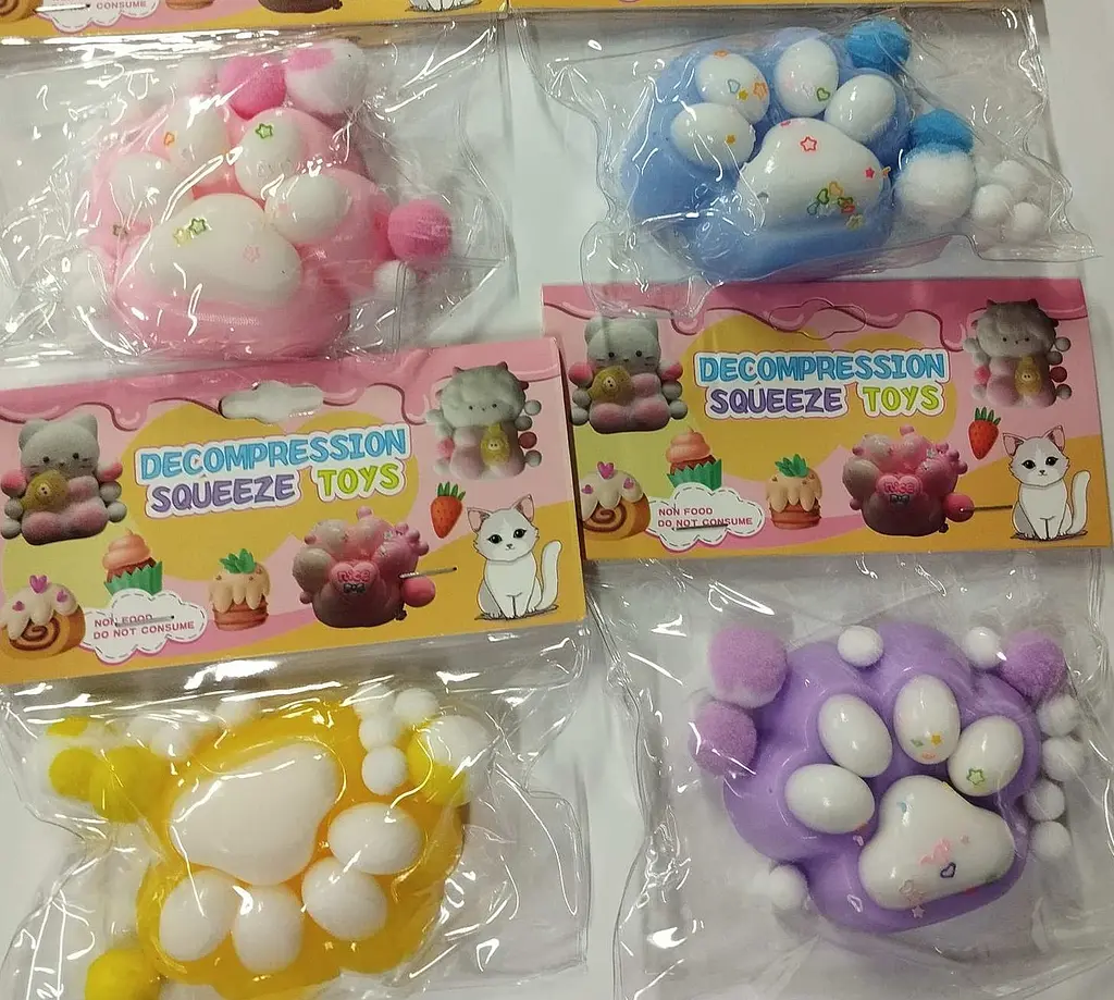 Набір іграшок-антистрес A-Toys Лапка котика 7 см 4 кольори - фото 2