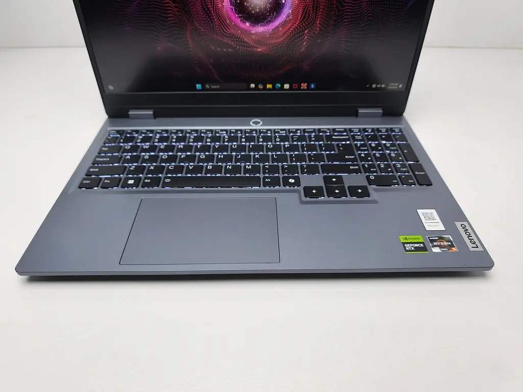 Ноутбук Lenovo 15.6 LOQ 15ARP9 FHD IPS 144Hz/Ryzen 5 7235HS/16GB/512SSD/RTX 4050 6GB/DOS (83JC00LYUS) - фото 7