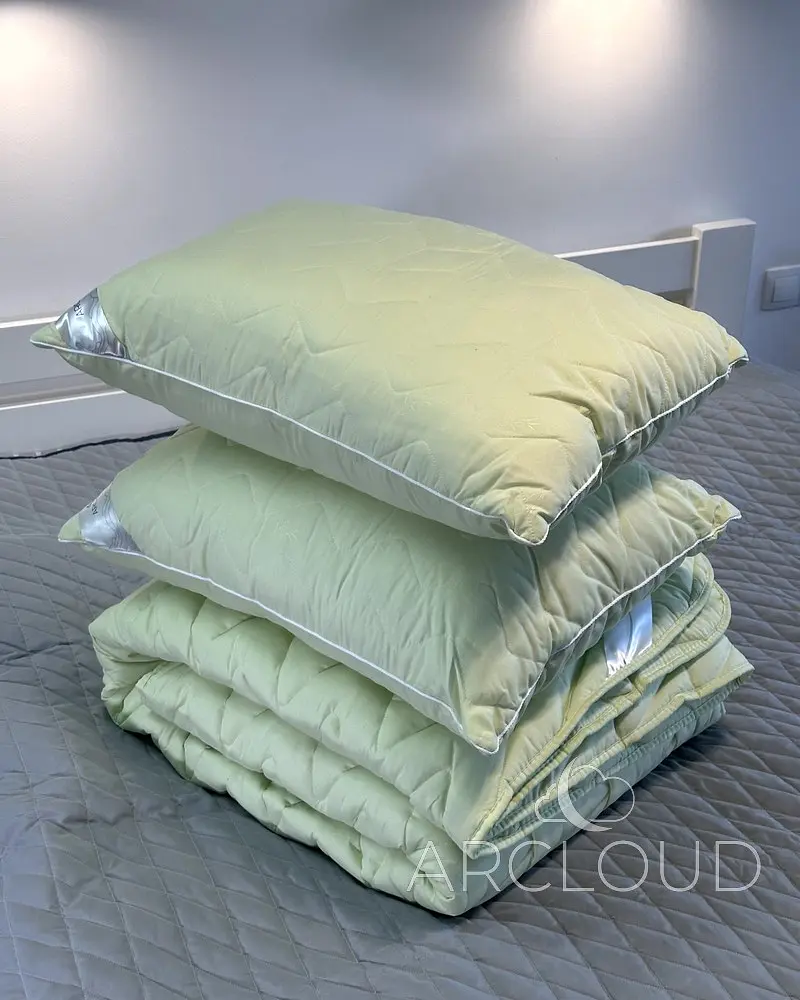Ковдра зимова AR CLOUD Bamboo 170х205 у сумці + 2 подушки AR CLOUD Bamboo з кантом 50х70 у сумці + постільна білизна LARA сатин двоспальна модель на вибір - фото 2