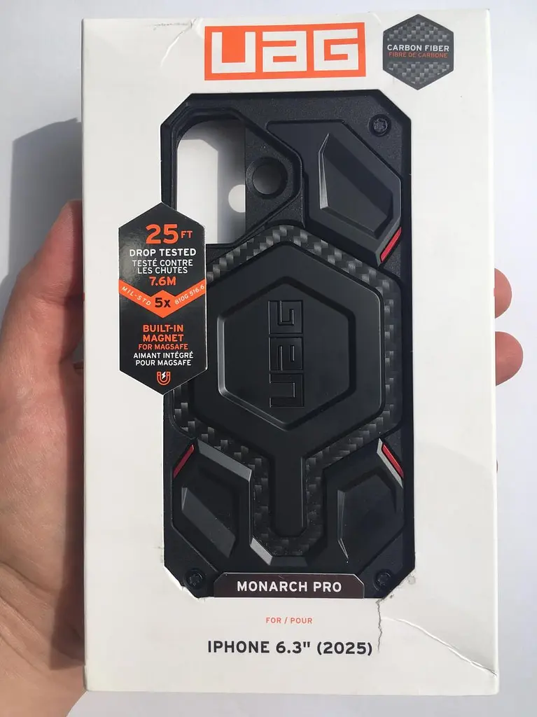 Чохол протиударний для iPhone 17 UAG Monarch Pro MagSafe Carbon Fiber Red 114516119042 - фото 2