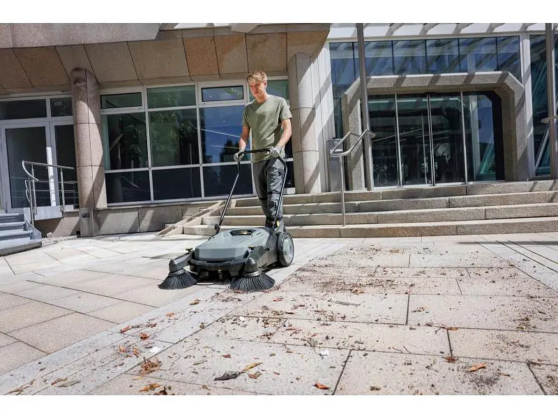 Підмітальна машина Karcher KM 70/20 (1.517-131.0) - фото 2