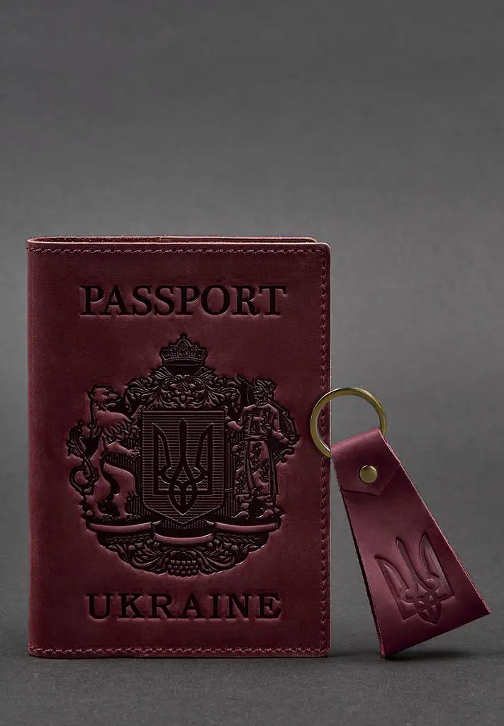 Подарунковий набір шкіряних аксесуарів з українською символікою бордовий - фото 3