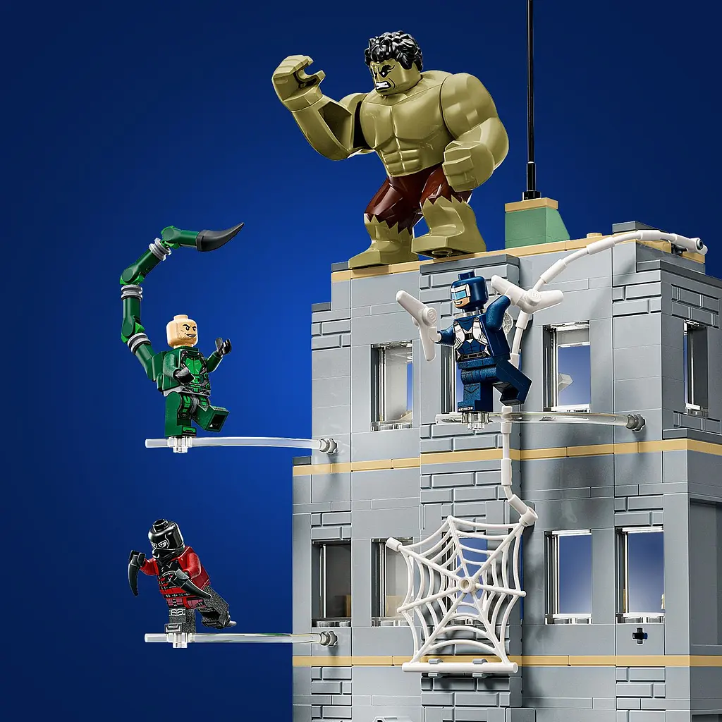 Конструктор LEGO Marvel Епічна сутичка Людини-Павука проти Халка (76350) - фото 4