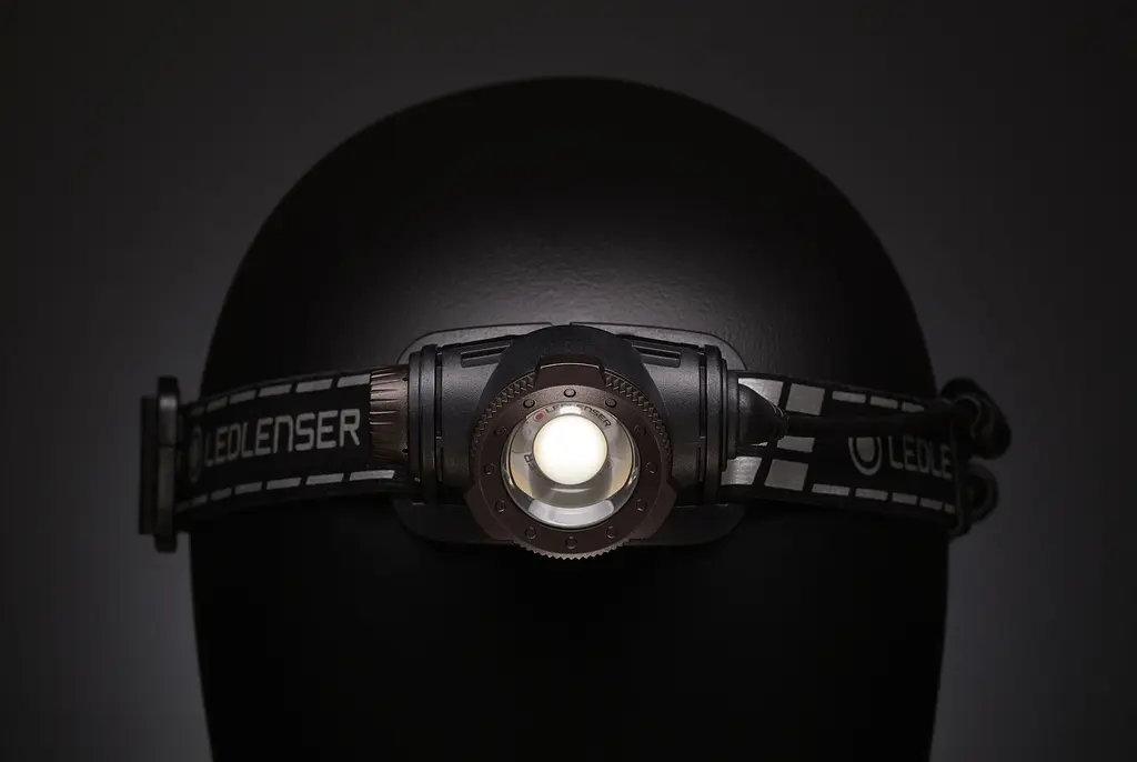 Налобний ліхтар Ledlenser H7R Signature заряджається 1200/700/15 - фото 7