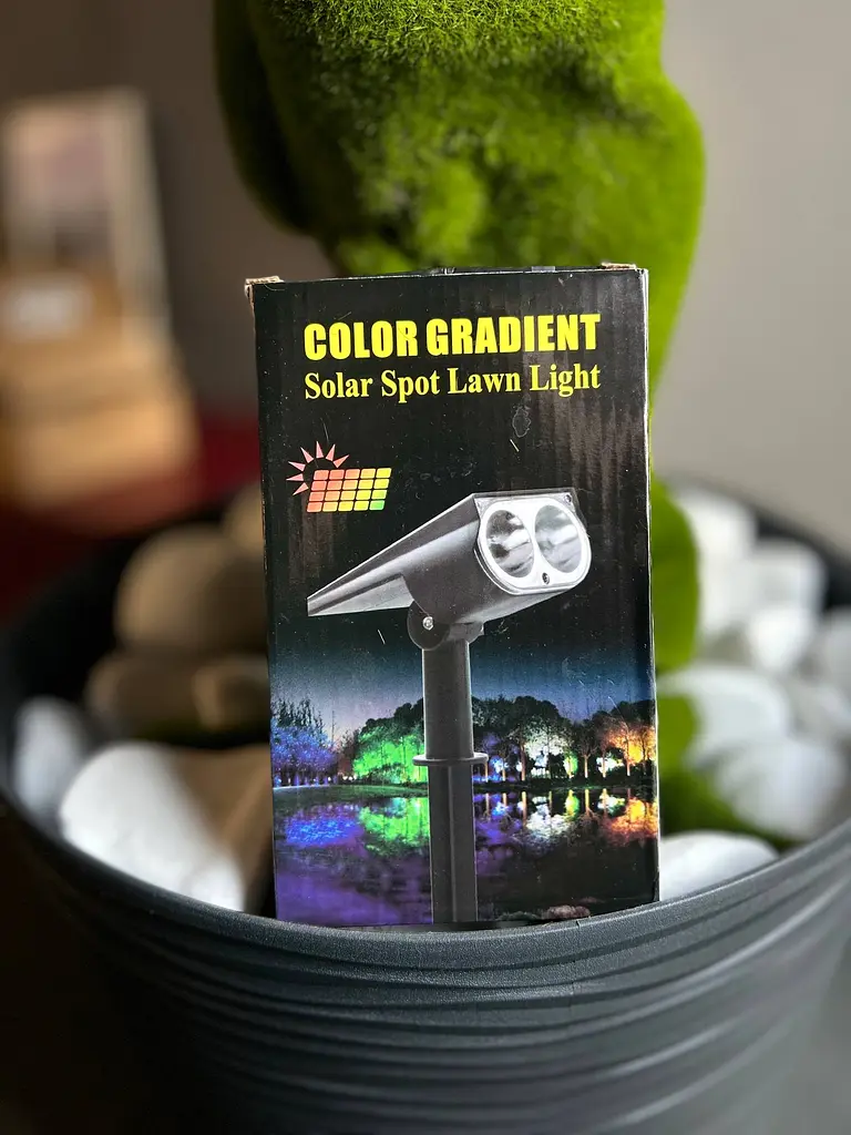 Садовий LED-світильник на сонячній батареї Color Gradient Solar Spot Lawn Light - фото 3