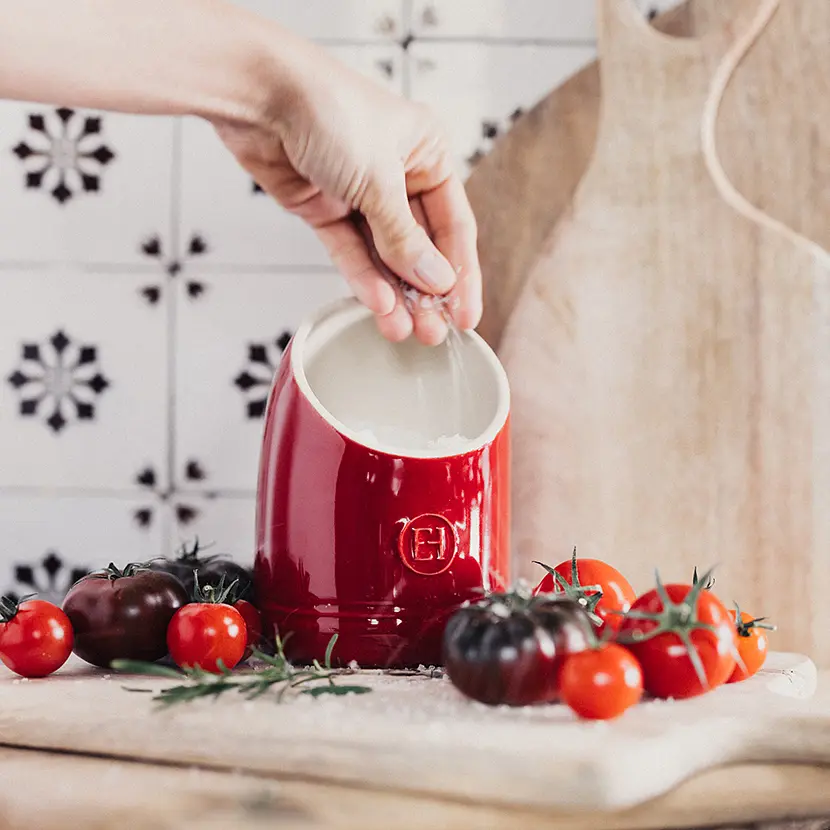 Сільничка Emile Henry Kitchen Tools 11х15.5 см 0.55 л біла (020202) - фото 5