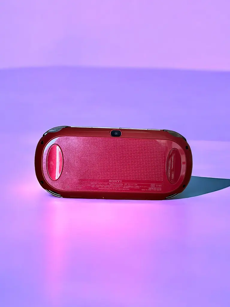 Портативная игровая консоль карманная беспроводная Playstation Vita Fat (Красная) 64 GB + 25 игр - фото 3