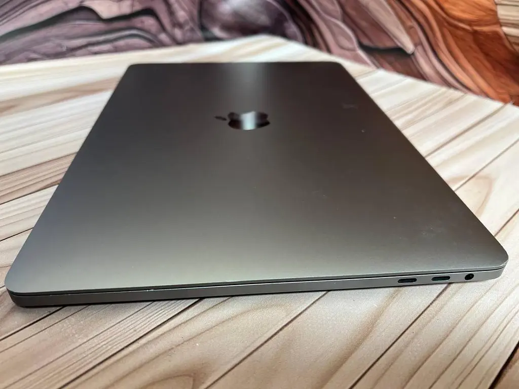 Ноутбук Apple MacBook Pro 13" A1989 i7-8559U/16/500 (C02XM6F1JHD2) Б/в - фото 6