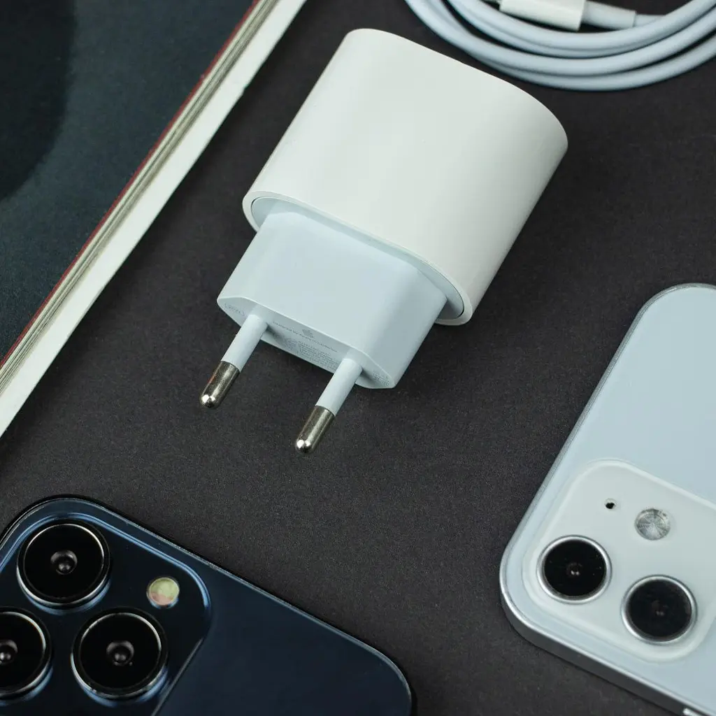Блок питания адаптер Foxconn для Apple PD 18W USB-C Сетевое зарядное устройство - фото 5