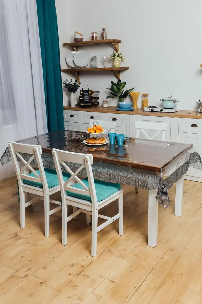 Скатертина силіконова з чорною стразовою стрічкою з камінням 320х150 см - фото 2