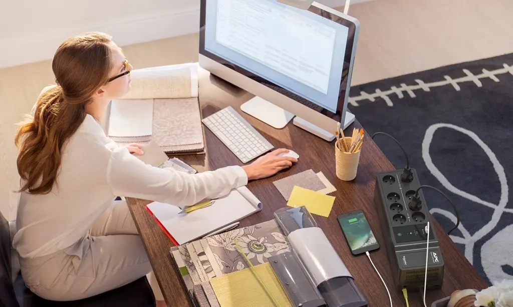 Линейно-интерактивный ИБП APC Back-UPS 650VA (BE650G2-CP) - фото 4