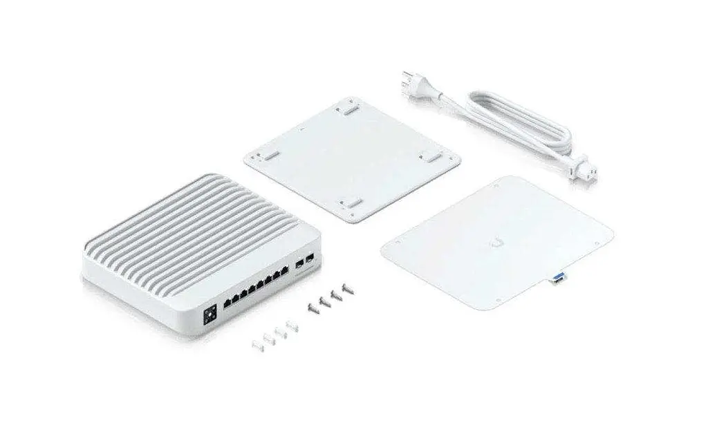 Комутатор керований рівня 3 Ubiquiti Pro 8 PoE (USW-PRO-8-POE) - фото 3