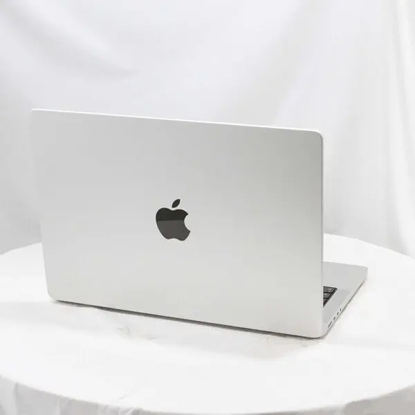 Apple MacBook Pro 14" Silver 2023 (MPHH3) - фото 2