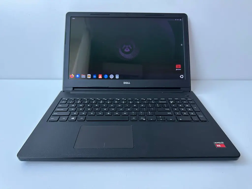 Ноутбук Dell Inspiron 15 3555 15.6" (AMD A6-6310 / 8GB / SSD 256GB / Linux Ubuntu) б/в - фото 2