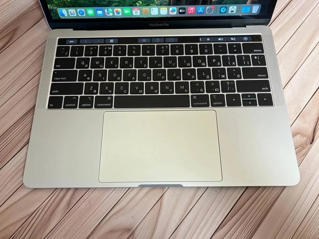 Ноутбук Apple MacBook Pro 13" i5-8259U/16/500 (C02XV2EFJHD4) Б/в - фото 2