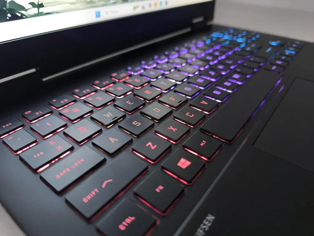 Ноутбук HP 15.6" OMEN FHD IPS 144Hz i7-10750H 16GB RAM SSD 512GB Nvidia RTX 3070 8GB (10143) Б/в - фото 7