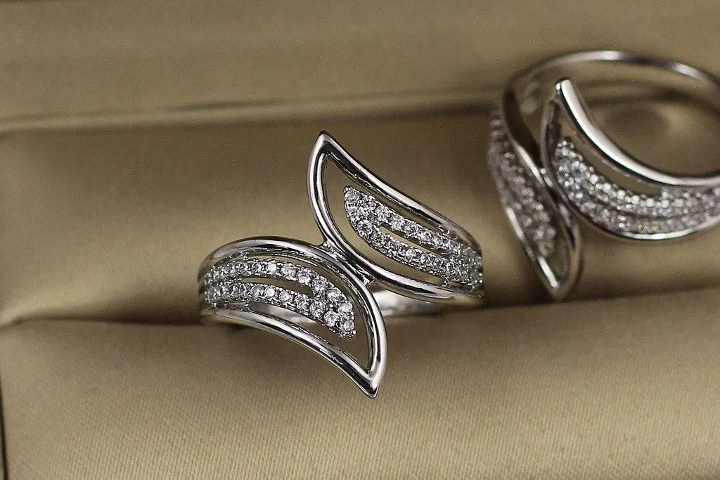 Кільце Xuping Jewelry крильця 18 р сріблясте - фото 2