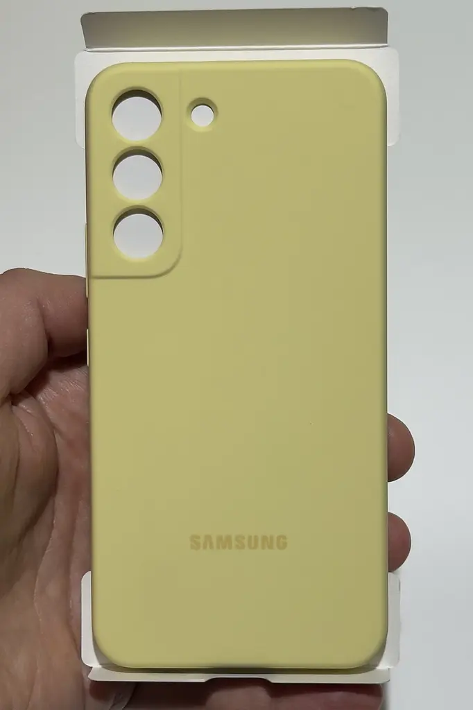 Оригінальний силіконовий чохол для Samsung Galaxy S22 PLUS Silicone Cover Butter Yellow EF-PS906TYEGRU SM-906 - фото 4