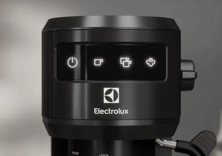 Electrolux Кофеварка ріжкова, 1л, мелена, ручний капуч, LED-дисплей, підігрів чашок, чорний - фото 5