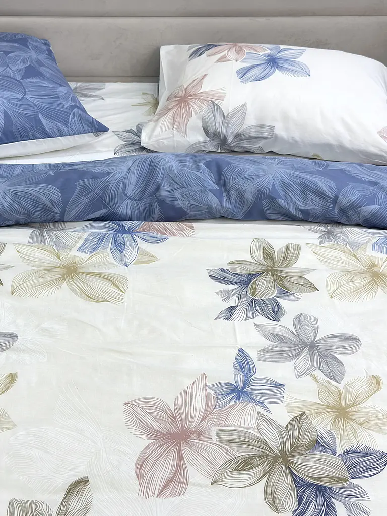 Комплект постільної білизни Ecotton полуторний 150х215 см Квіти двосторонній білий \ синій (21003АВ) (23347) - фото 2