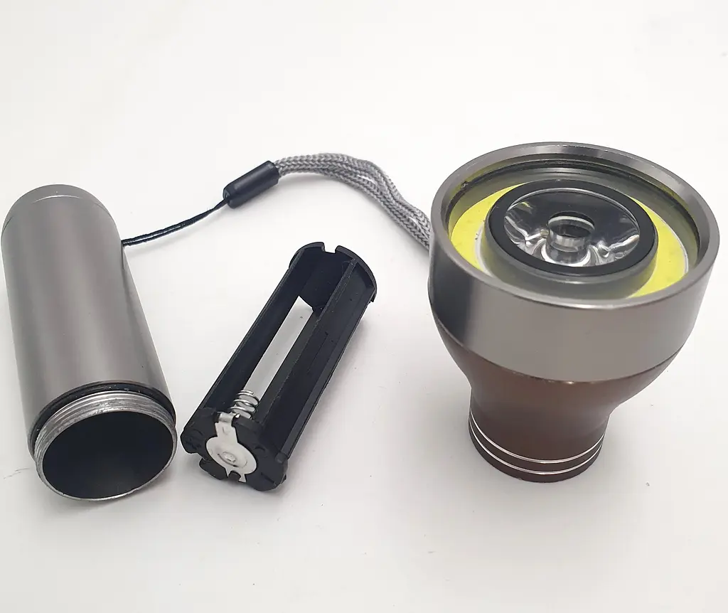 Ліхтар ручний металевий 3W LED+COB світлодіодний кишеньковий ліхтарик на батарейках 3хААА UKC 41978 - фото 4