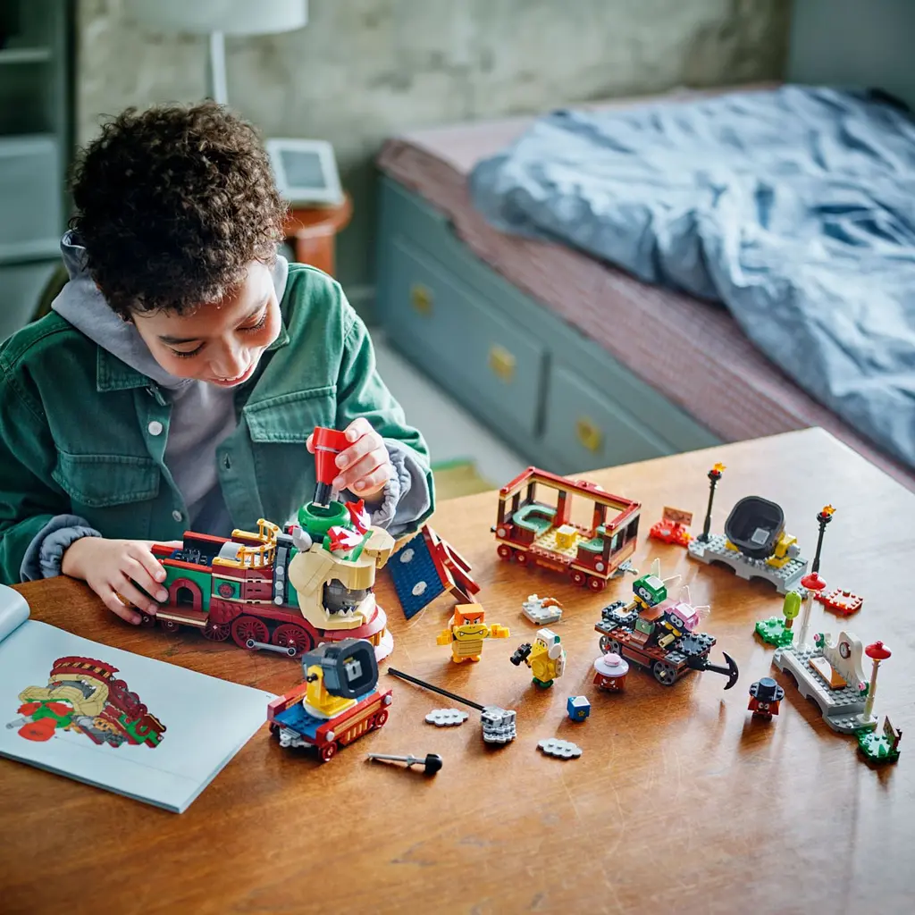 Конструктор LEGO Super Mario Швидкий потяг Боузера 1392 деталі (71437) - фото 6